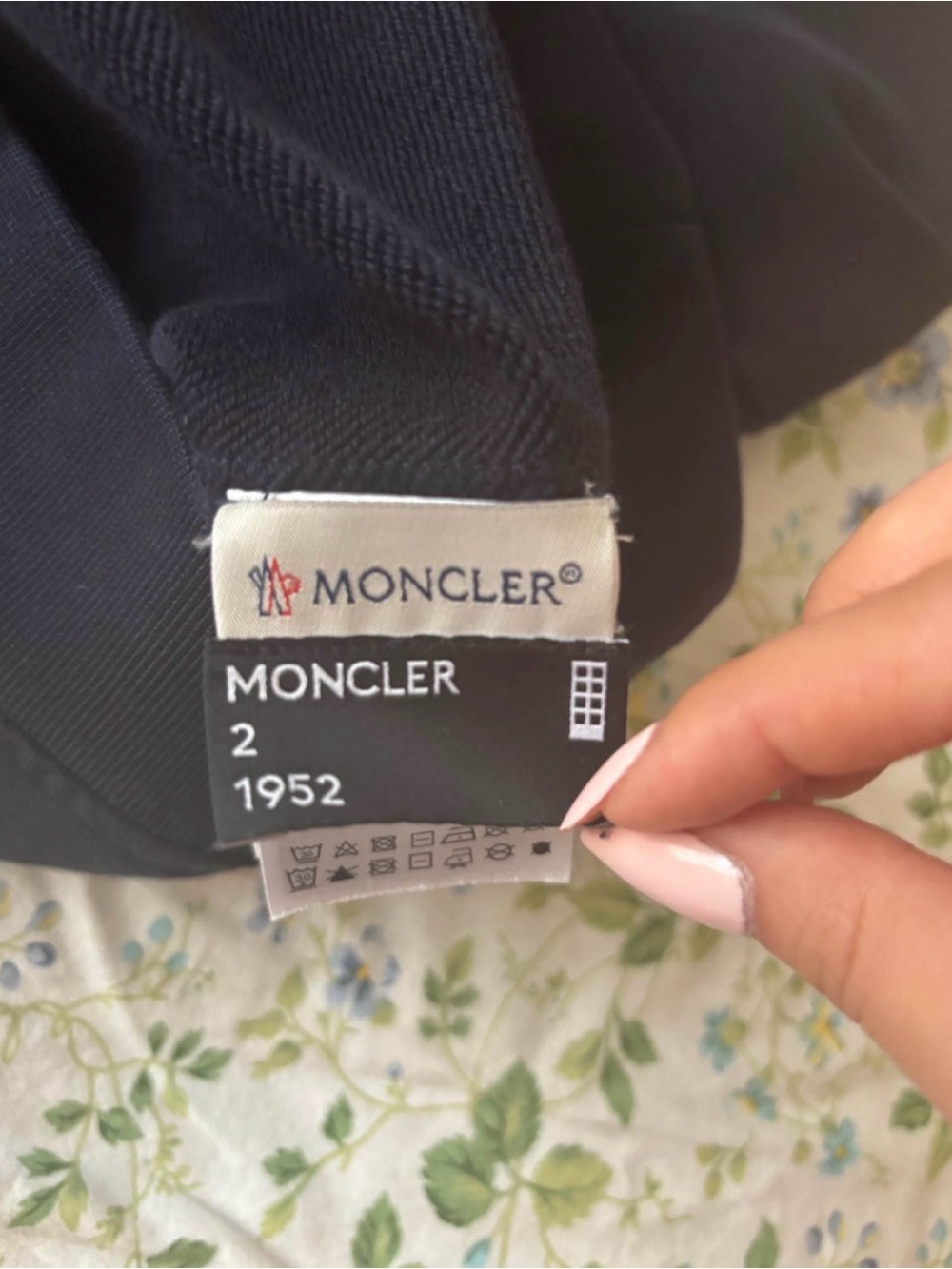 Authentic moncler dark blue hoodie - Picture 3 of 3